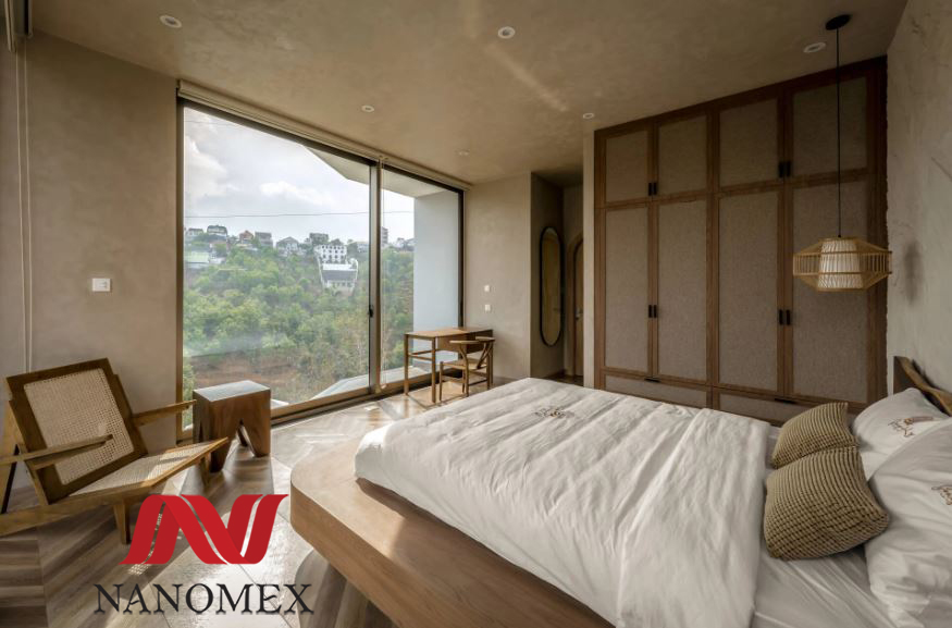 Các không gian phòng ngủ của Song Kỳ Villas đều ưu tiên bố trí tường kính, ban công và một góc nhìn tuyệt đẹp ra cảnh quan bên ngoài